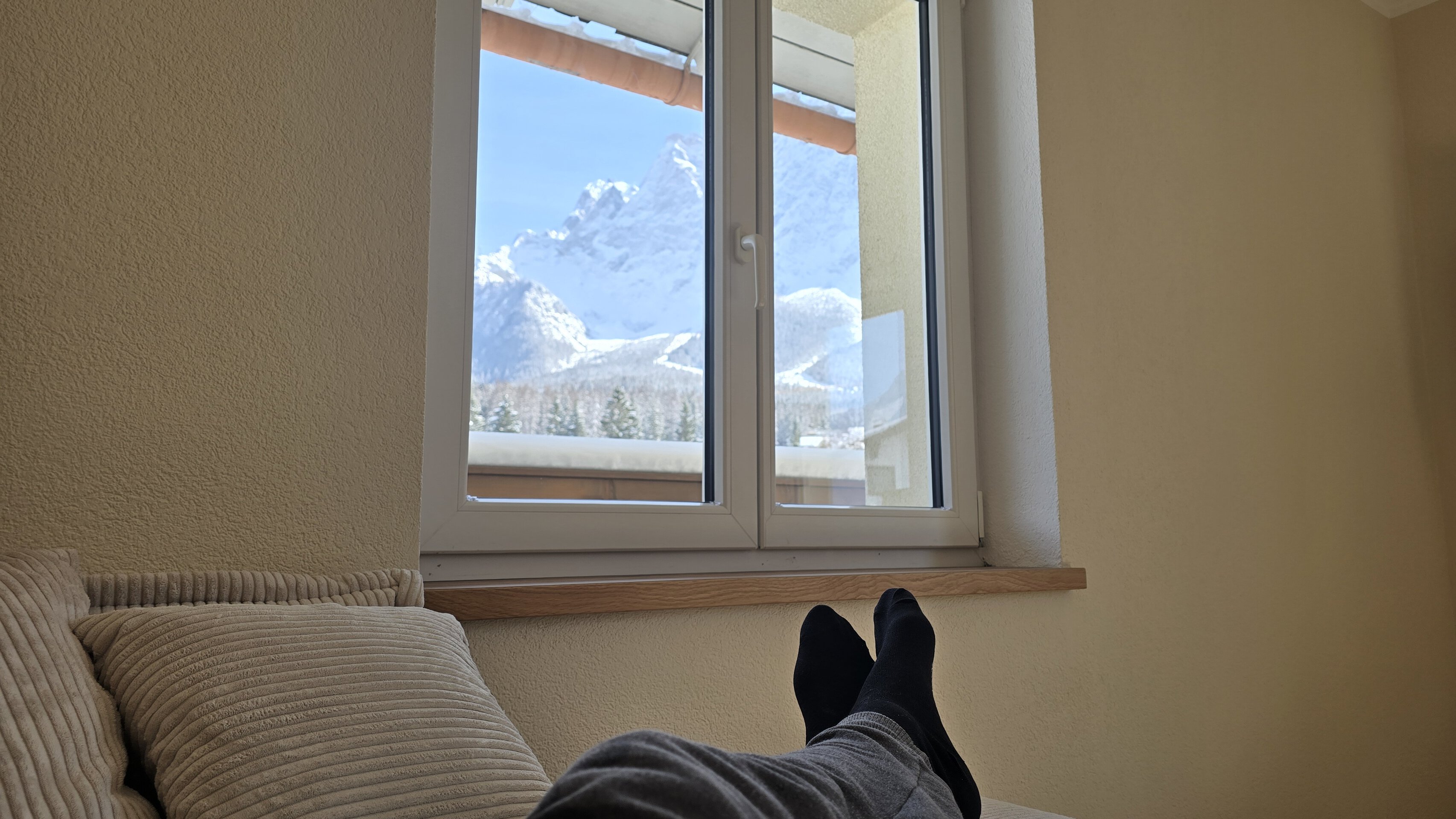 Aussicht aus der Ferienwohnung auf die Zugspitze